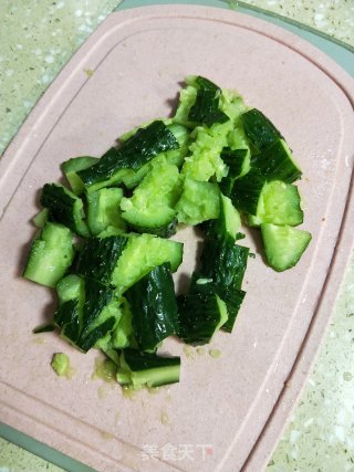 黄瓜拌牛肉 步骤2