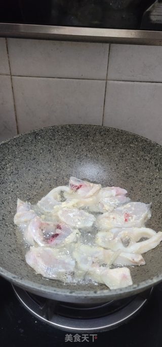 煎焗鲈鱼步骤5