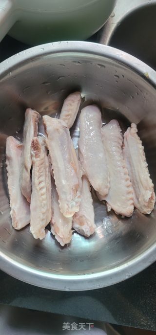卤鸭翅步骤1