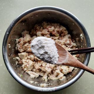 干炸豆腐肉丸子步骤5