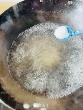 肉末扒菠菜步骤5