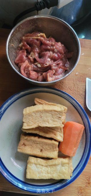 牛肉豆腐煲步骤1