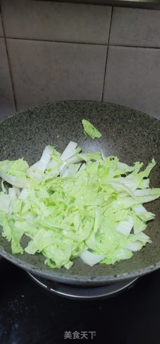 白菜油豆腐炖粉皮步骤3