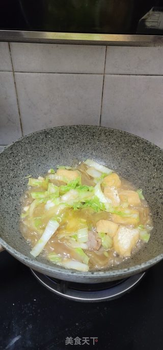 白菜油豆腐炖粉皮步骤7