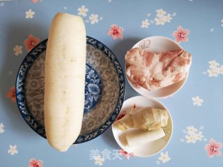五花肉炒白萝卜步骤1