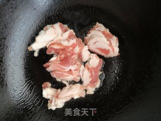 五花肉炒白萝卜步骤3