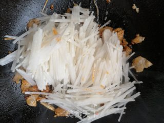 五花肉炒白萝卜步骤7