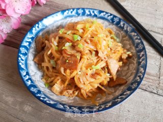 五花肉炒白萝卜步骤8