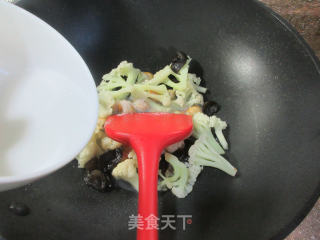 黑木耳圆蛤肉烩花菜步骤8