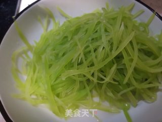口味莴笋丝步骤5