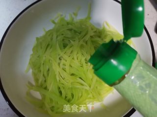 口味莴笋丝步骤9