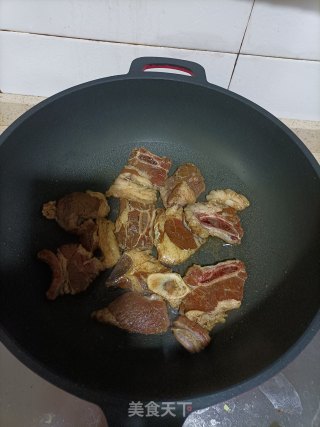 青椒洋葱炒牛仔骨步骤6