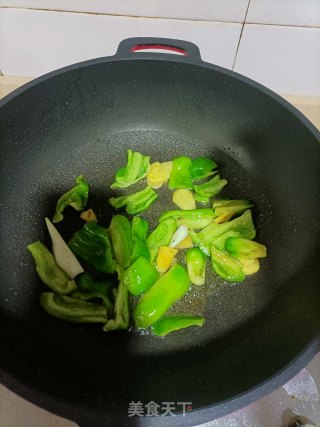 青椒洋葱炒牛仔骨步骤8