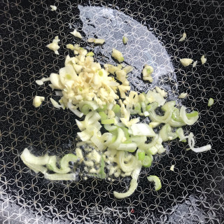 核桃油炒西兰花步骤5