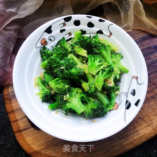 核桃油炒西兰花步骤9