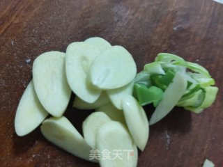 肉片炒蘑菇步骤4 肉片炒蘑菇步骤4