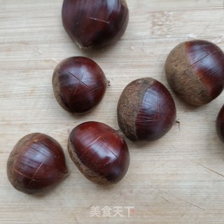 板栗芋头烧鸡公步骤5