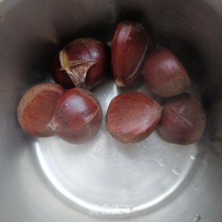 板栗芋头烧鸡公步骤6