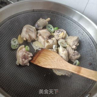 板栗芋头烧鸡公步骤12