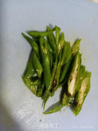 红萝卜炒鸡蛋步骤2