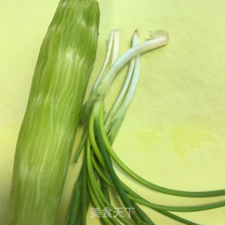 莴笋烧草鱼步骤2