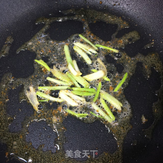 莴笋烧草鱼步骤5