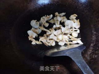 油渣炒香干步骤1 油渣炒香干步骤1