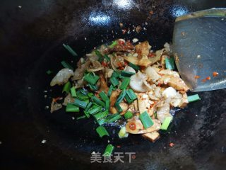 油渣炒香干步骤8 油渣炒香干步骤8