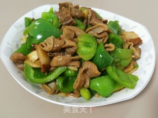 青椒炒肥肠步骤7