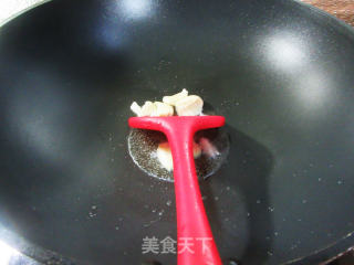 猪油渣炒萝卜步骤2