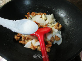 猪油渣炒萝卜步骤9