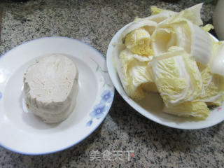 素鸡烧大白菜步骤1