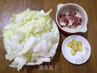 白菜炖宽粉步骤2