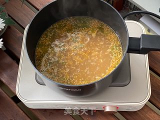 海鲜大咖在家做，一锅就搞定！步骤6