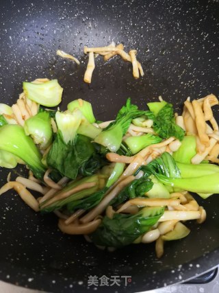 海鲜菇炒油菜步骤6 海鲜菇炒油菜步骤6