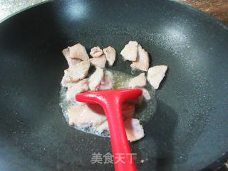 锅巴花菜肉片步骤3