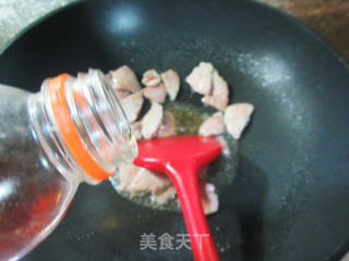 锅巴花菜肉片步骤4