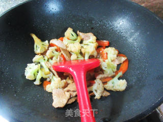 锅巴花菜肉片步骤10