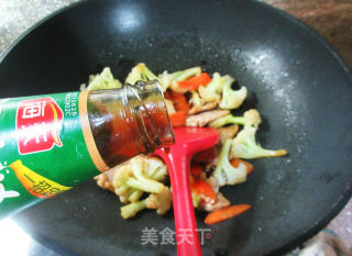 锅巴花菜肉片步骤9