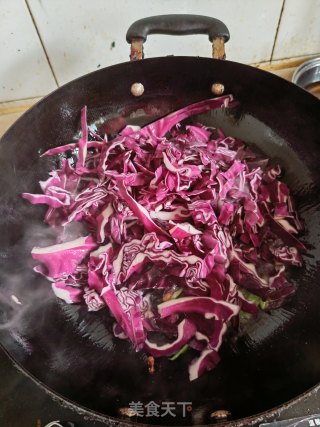 五花肉炒紫甘蓝步骤4
