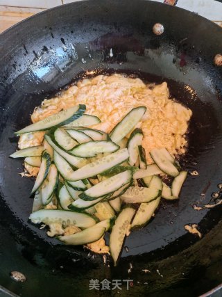 鸡蛋黄瓜片步骤3