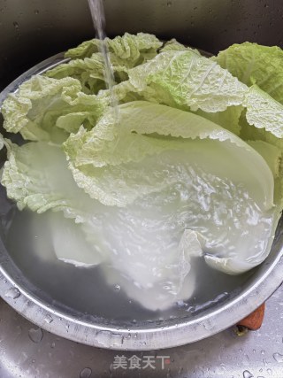 五花白菜炖粉皮步骤2