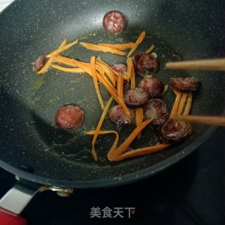 麻辣肠炒芹菜步骤6