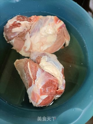 卤牛腱子步骤1