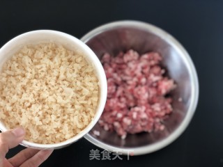 莲藕猪肉丸子步骤1