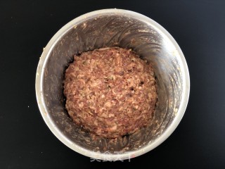 莲藕猪肉丸子步骤3