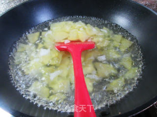 紫洋葱虾仁炒土豆步骤4