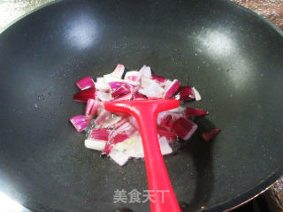 紫洋葱虾仁炒土豆步骤5