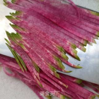 熟肉金针菇拌花心萝卜步骤2 熟肉金针菇拌花心萝卜步骤2