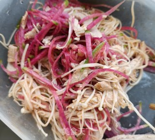 熟肉金针菇拌花心萝卜步骤11 熟肉金针菇拌花心萝卜步骤11